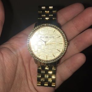 Gold Michael Kors watch✨